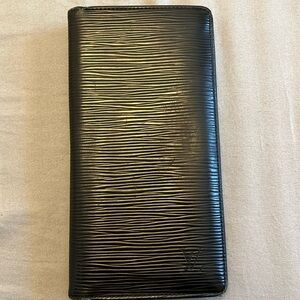 COPY - Beautiful excellent condition long wallet LV